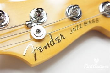 American Ultra Jazz Bass - Ultaraburst